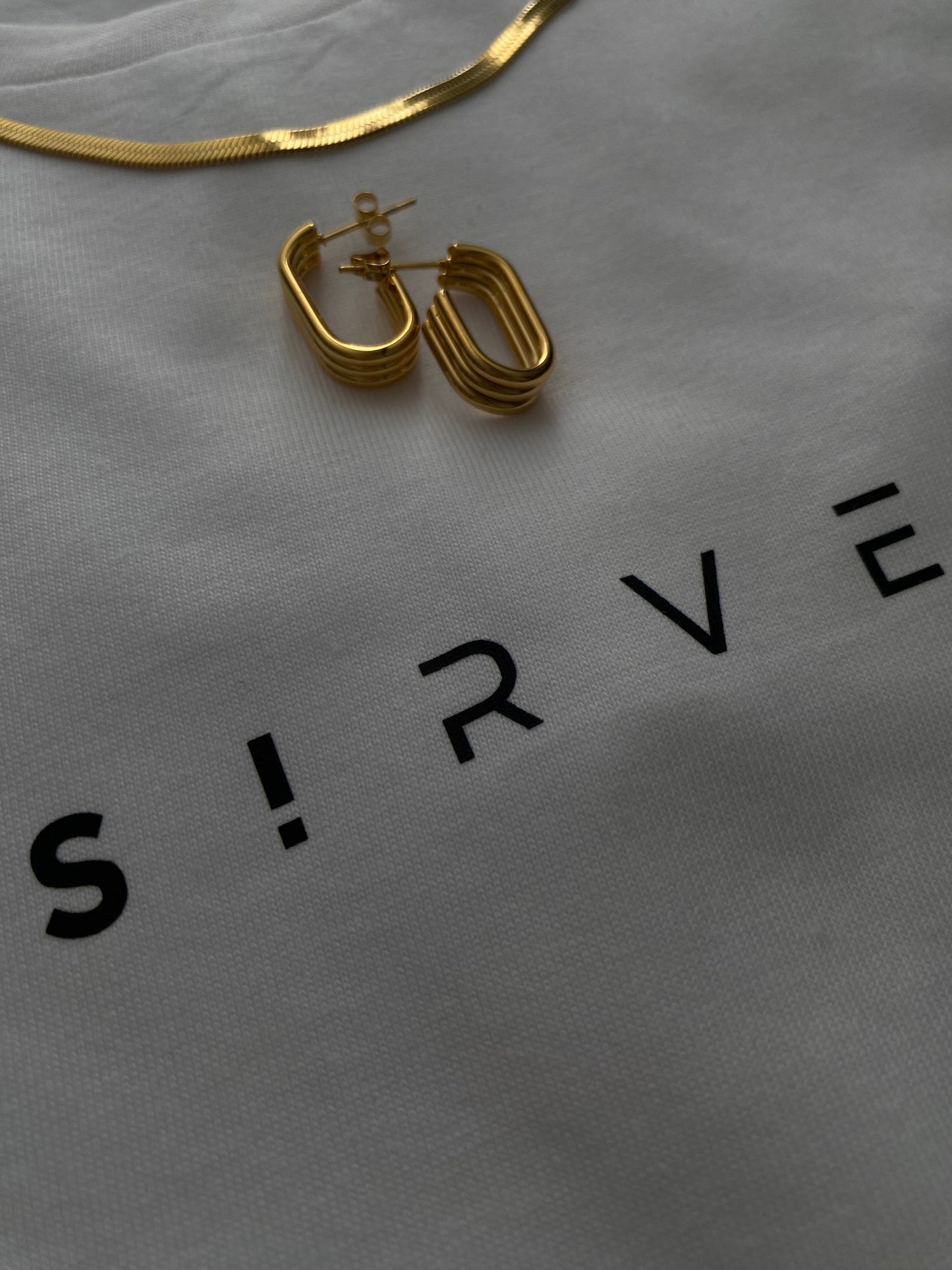 Classic Tee in White (Plain back)