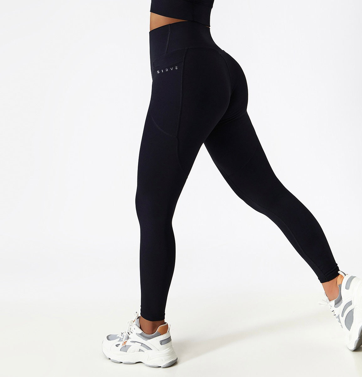 Performance meets Active Elegance Tights in Black