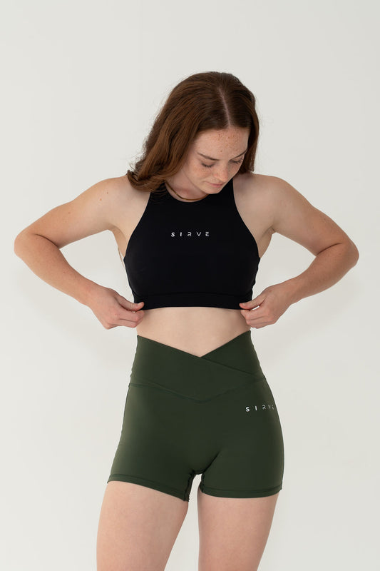 Born to Sirve shorts in Green