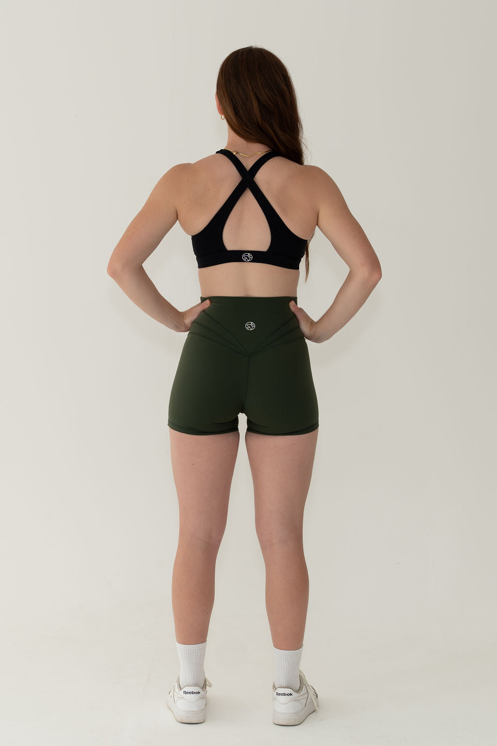 Born to Sirve shorts in Green